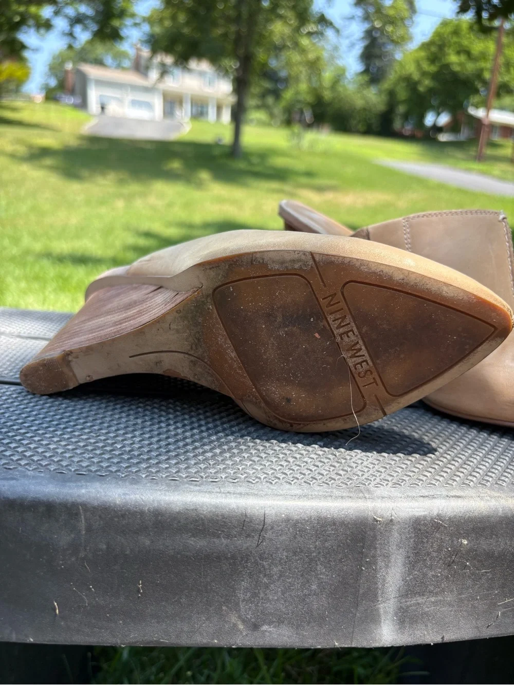 Nine West Beige/Tan Pointed-Toe Leather Mule Heels